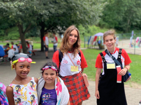 Kinga and Zosia (middle and right) with Camp Echo Bay campers