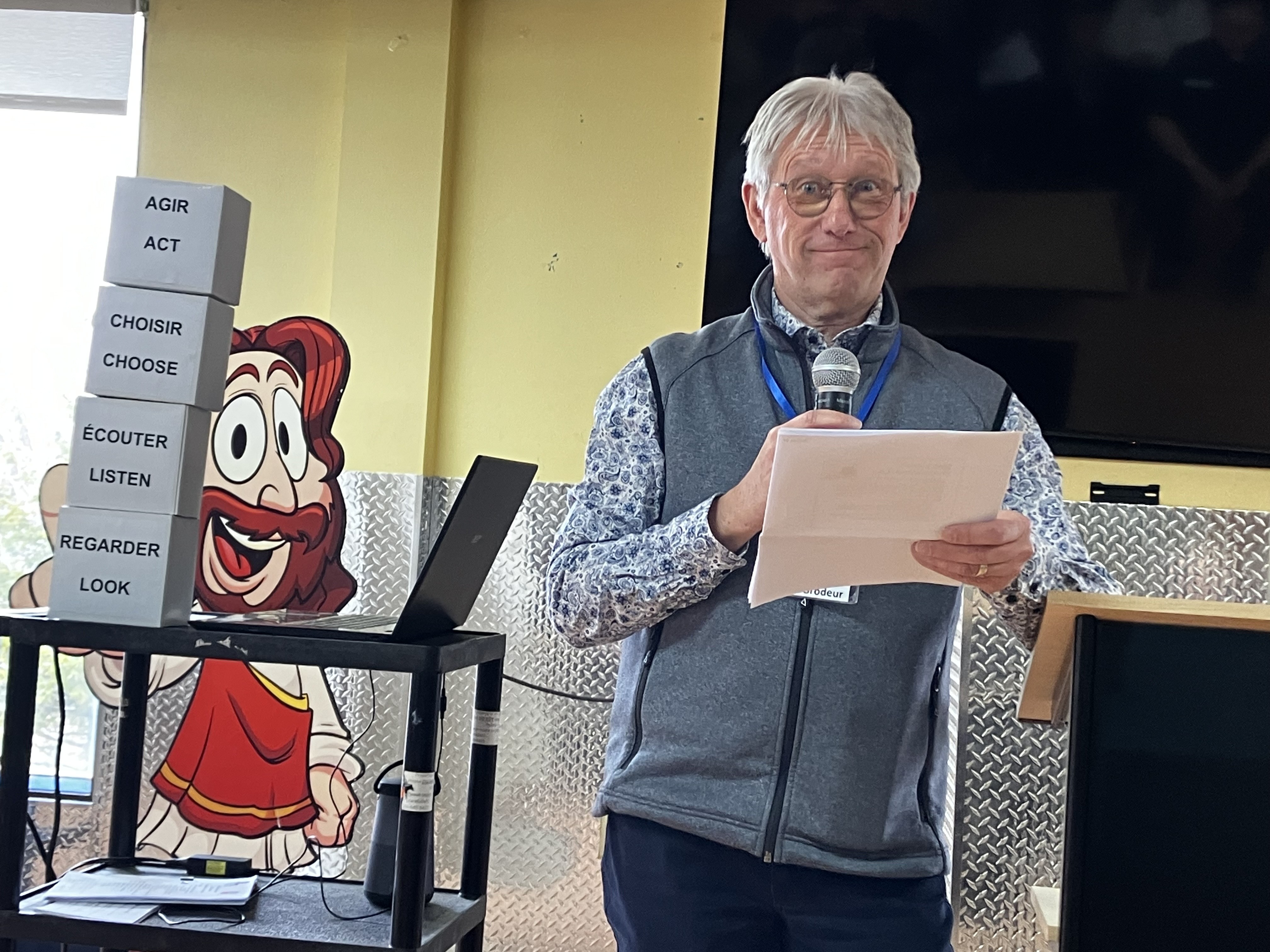 Jean Brodeur presents on the strenna topic “Act.”