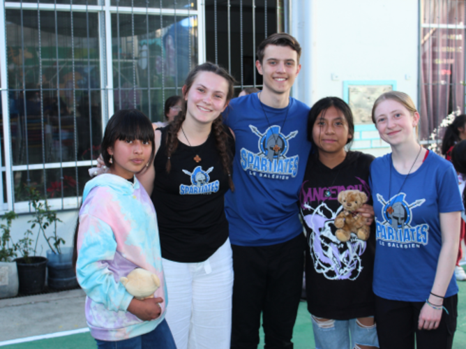 Le Salésien students and local young people from the Salesian boarding house