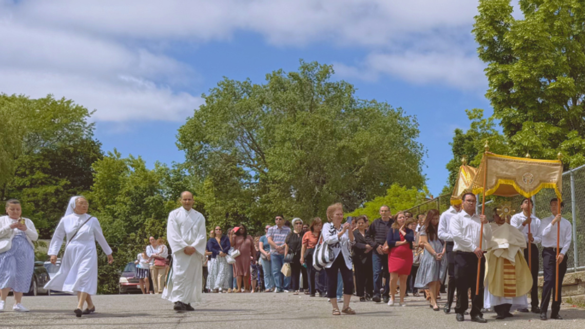 Etobicoke: St. Benedict Parish Holds Inaugural Eucharistic Procession Web