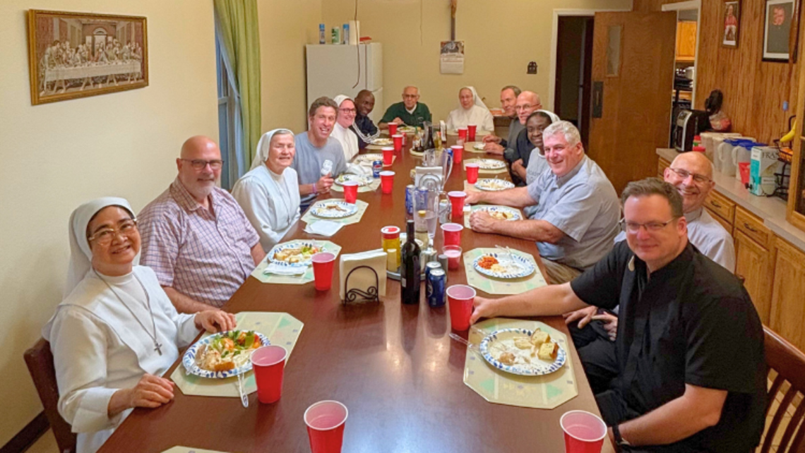 FMAs and SDBs in Louisiana gather together. | Credit: Sr. Celine FMA SDBs And FMAs in Louisiana
