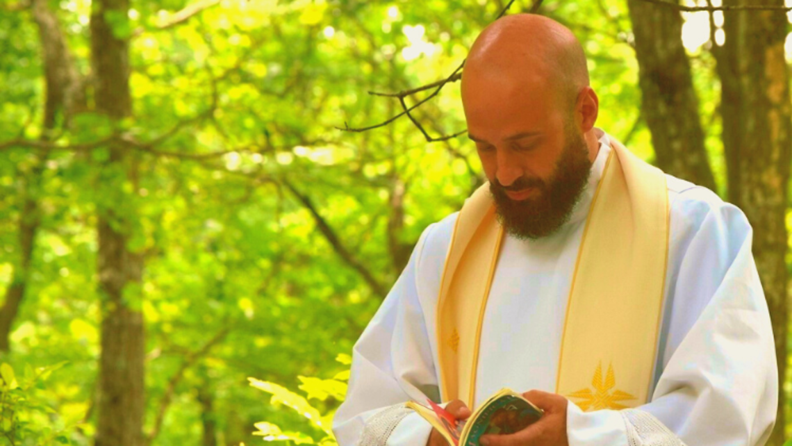 Fr. Steve DeMaio prepares for outdoor Mass during this year's YAR | Photo by Salesian Youth Ministry SYM Corner 09.14.22