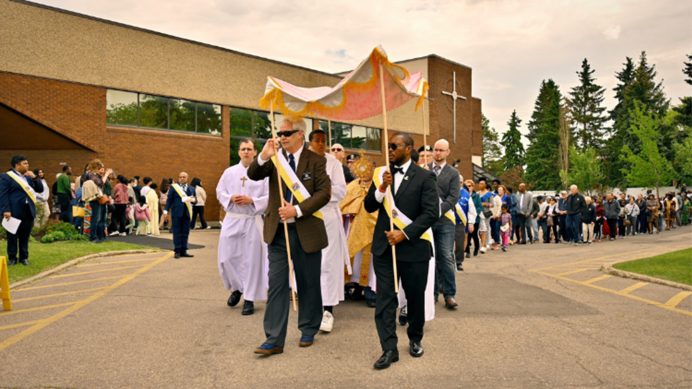 Edmonton’s Eucharistic Procession for the feast of Corpus Christi | Photo by Mr. Ronan Fernandes and Mr. Levi Mallett 2024 Corpus Christi Celebrations