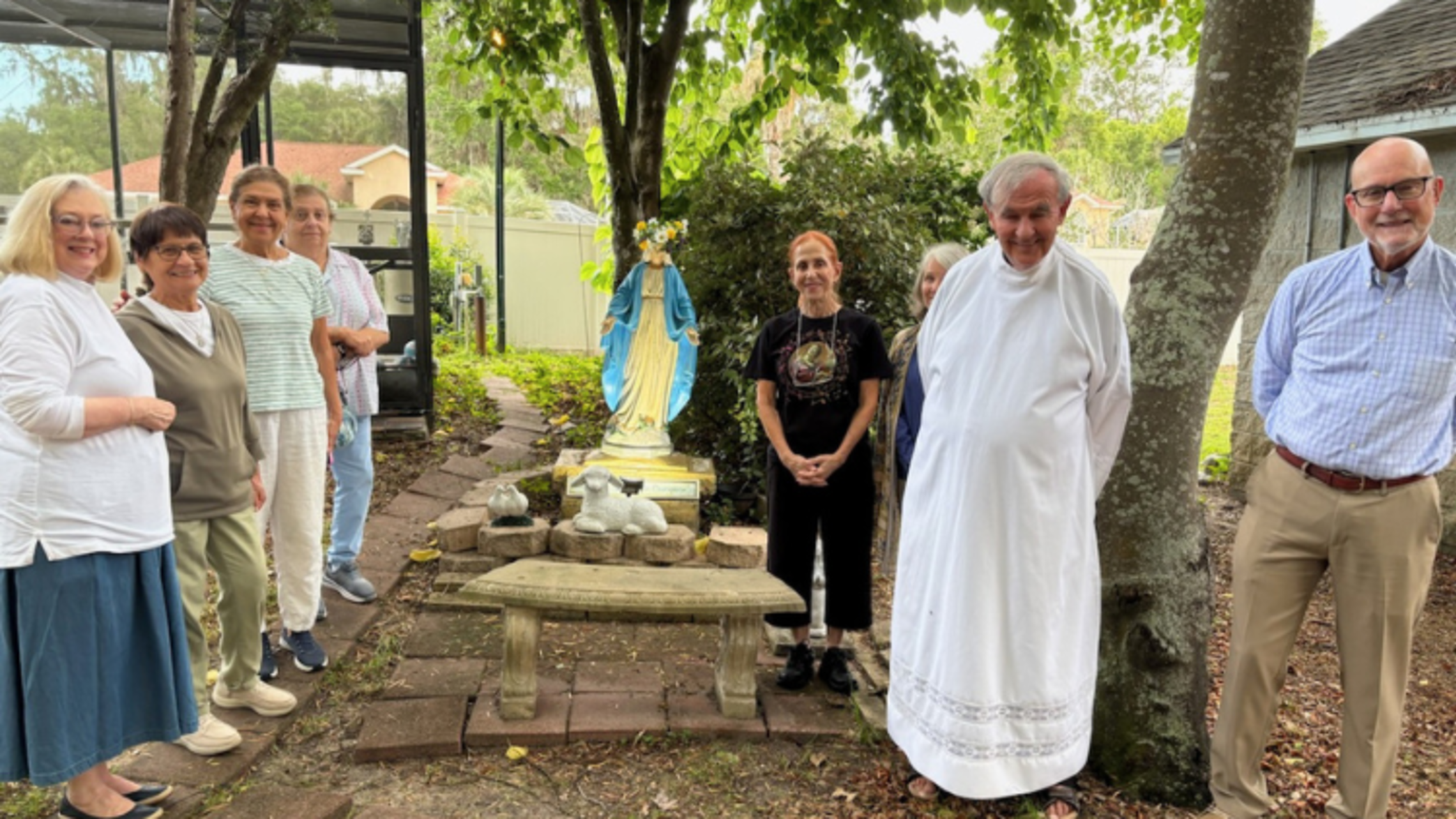 Hernando May Crowning and Padre Pio