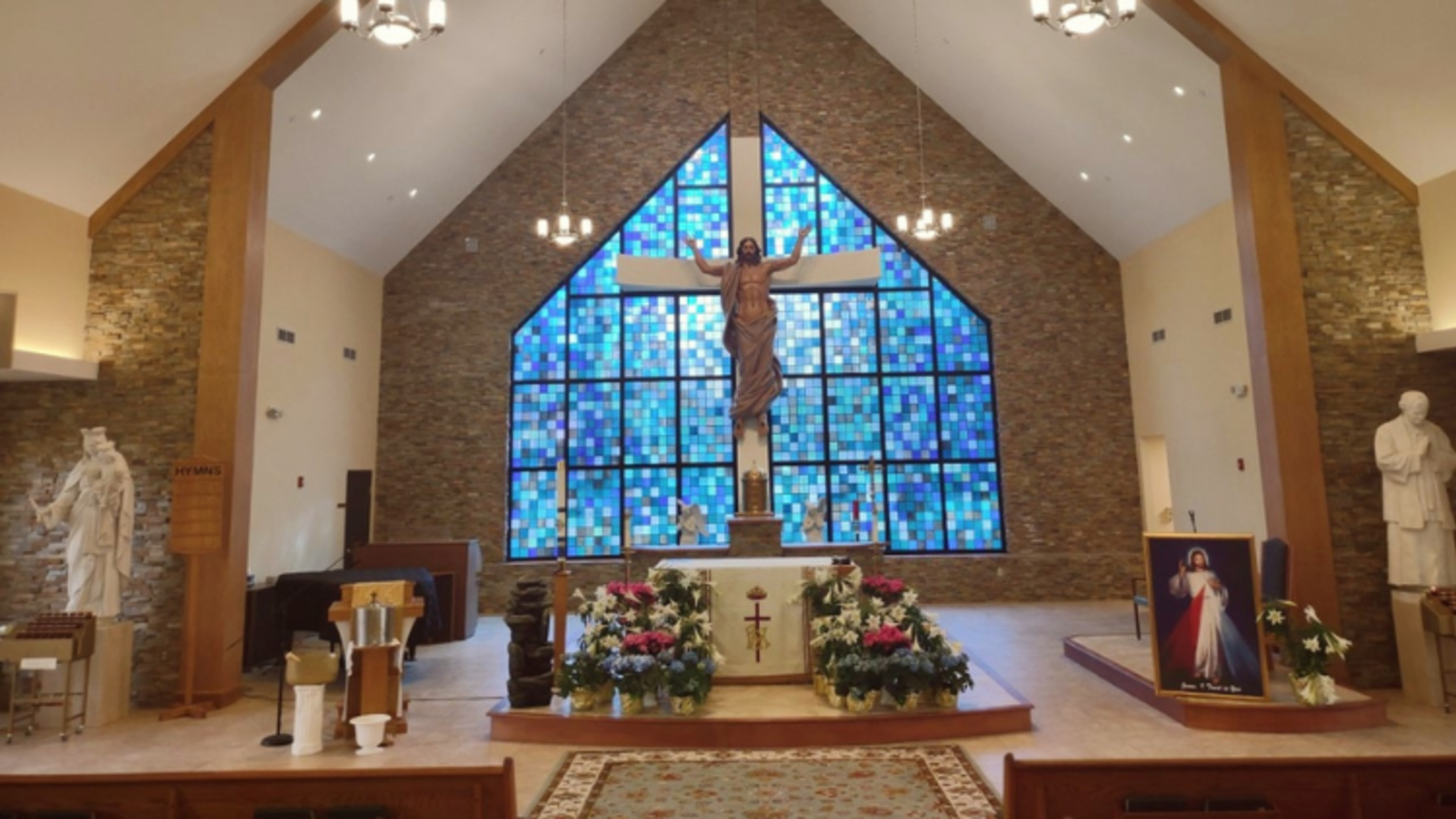 The Marian Shrine Chapel sanctuary at Easter on Divine Mercy Sunday | Photo by Fr. Manny Gallo, SDB Marian Shrine Update